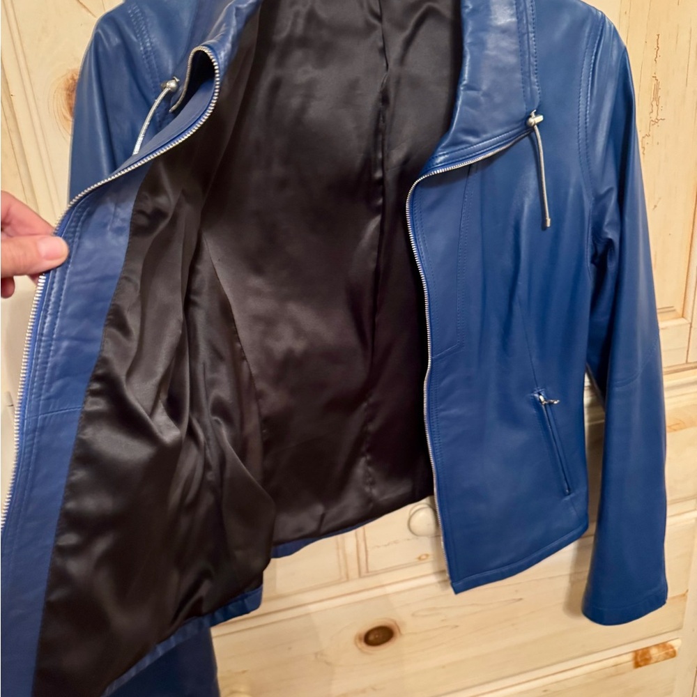 Elie Tahari Vibrant Blue Leather Jacket - Picture 6 of 11
